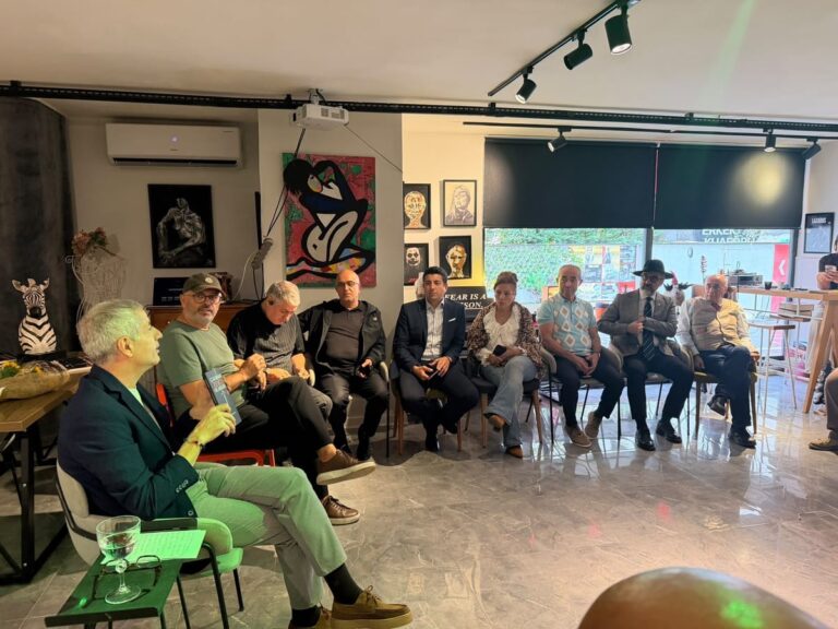 “Çalmadan Zengin Olamazsın” okurlarla buluştu